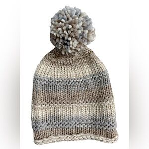 Steve Madden Women’s Knit Beanie Hat Pom Winter Cap Gray Beige Metallic